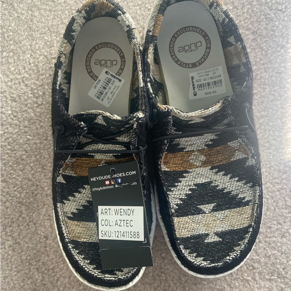 Wendy Hey Dudes size 7